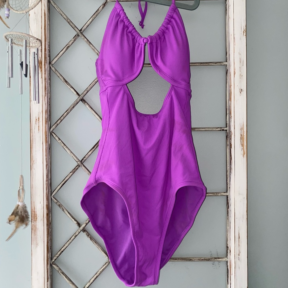 Xhilaration onepiece swimsuit, size M.